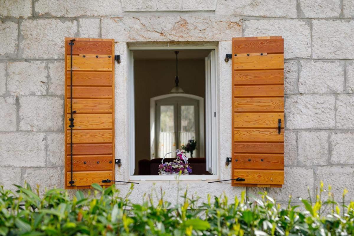 Villa Jozini Dvori Krstatice Bagian luar foto