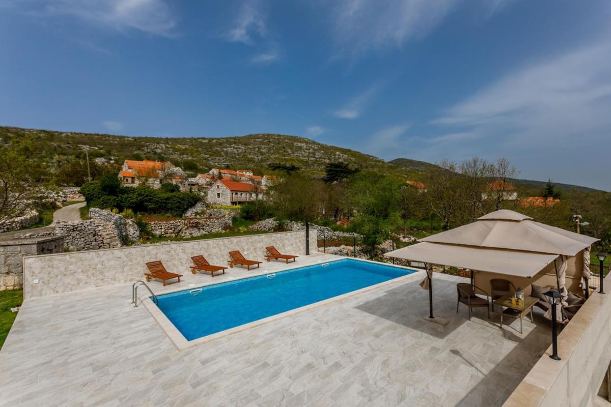 Villa Jozini Dvori Krstatice Bagian luar foto