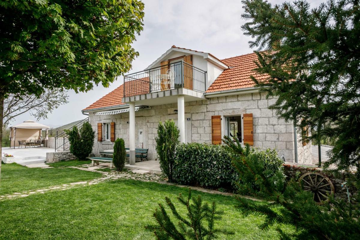 Villa Jozini Dvori Krstatice Bagian luar foto
